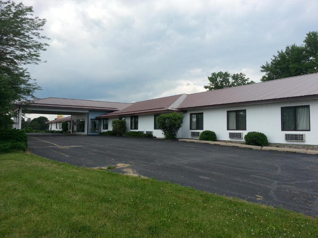 Old Towne Motel Westby Exteriör bild