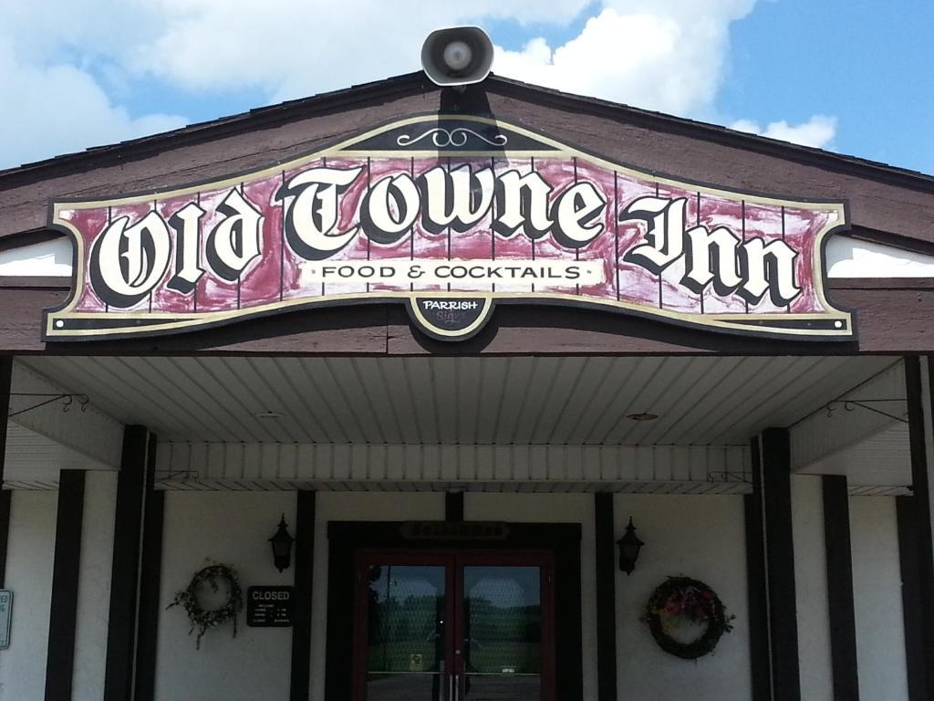 Old Towne Motel Westby Exteriör bild